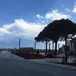 Bianco Nero Fronte Mare