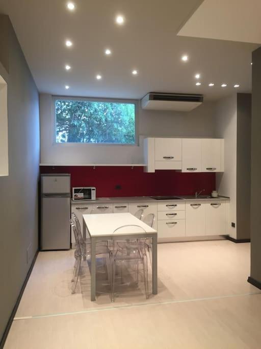 Apartment Bianco Nero Fronte Mare *