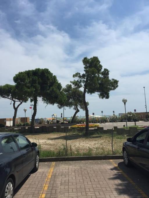 Bianco Nero Fronte Mare